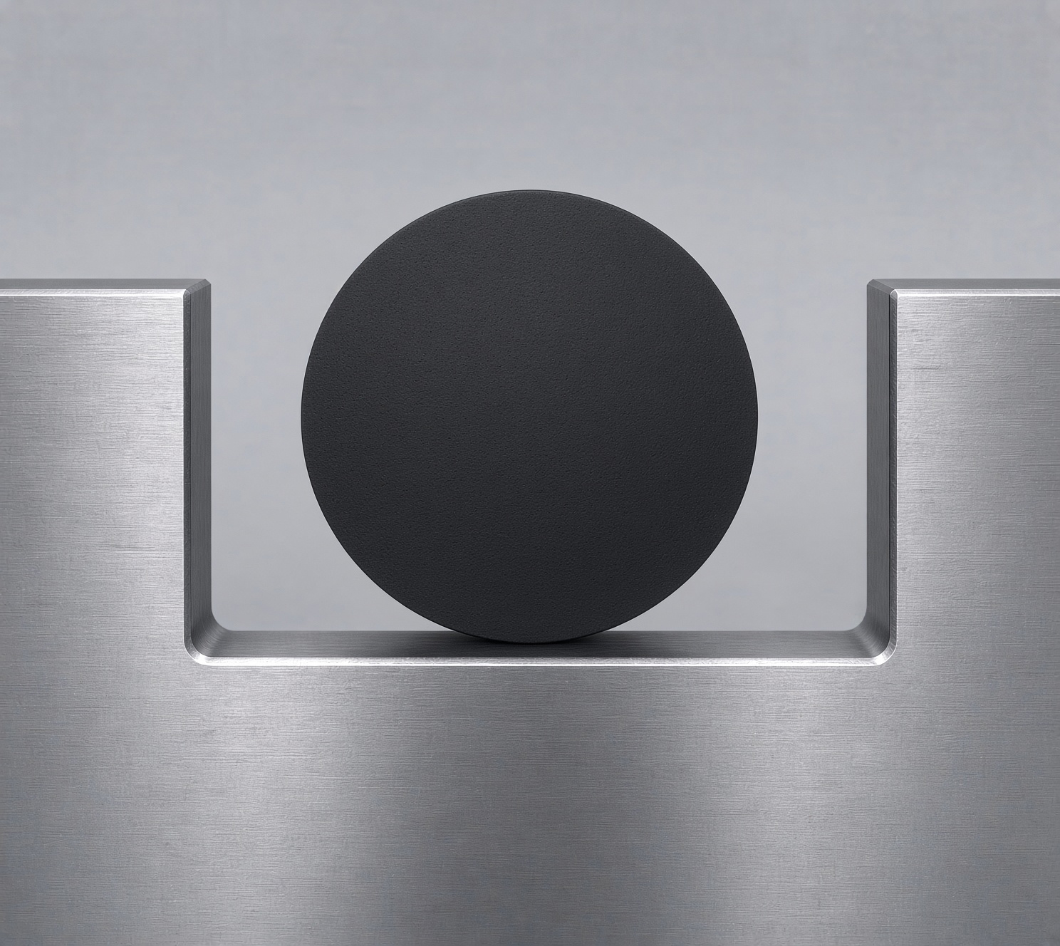 Virgin black O-Ring with round cross-section sitting in a metal gland groove